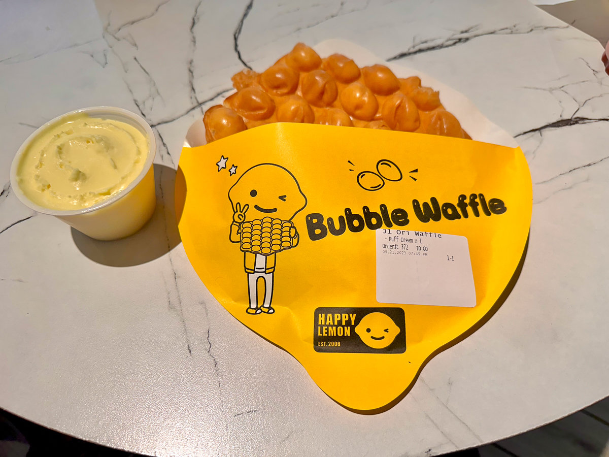happy lemon wrapping with bubble waffle